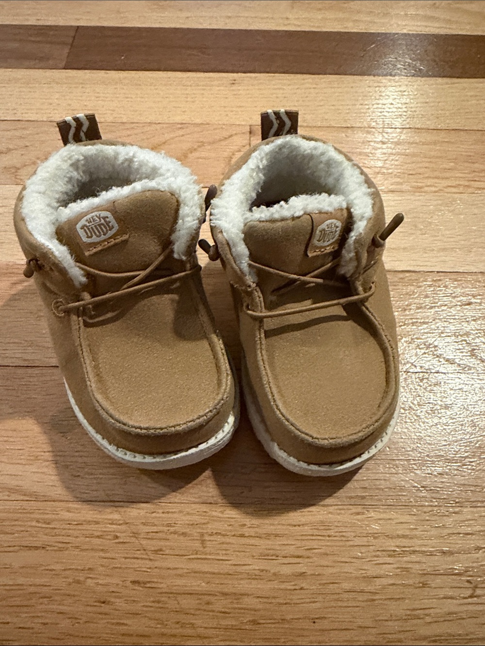 Hey Dude Kids Tan Cozy Slip-On Boots with Cream Lining